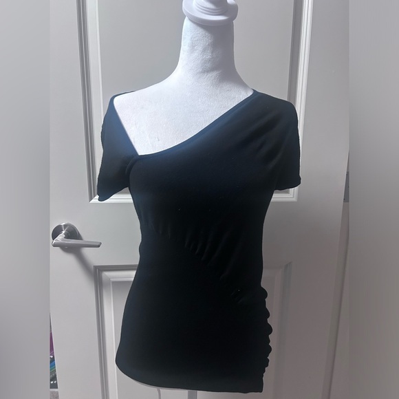 Woman’s small black of the shoulder top - Picture 1 of 6